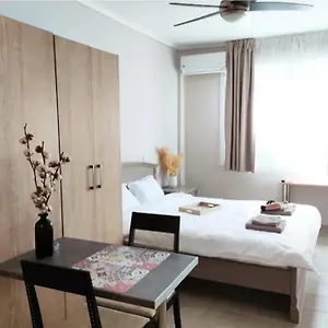 https://ermou-street-studio.hotels-of-thessaloniki.com